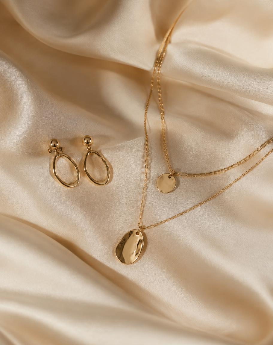 Conjunto de joias douradas